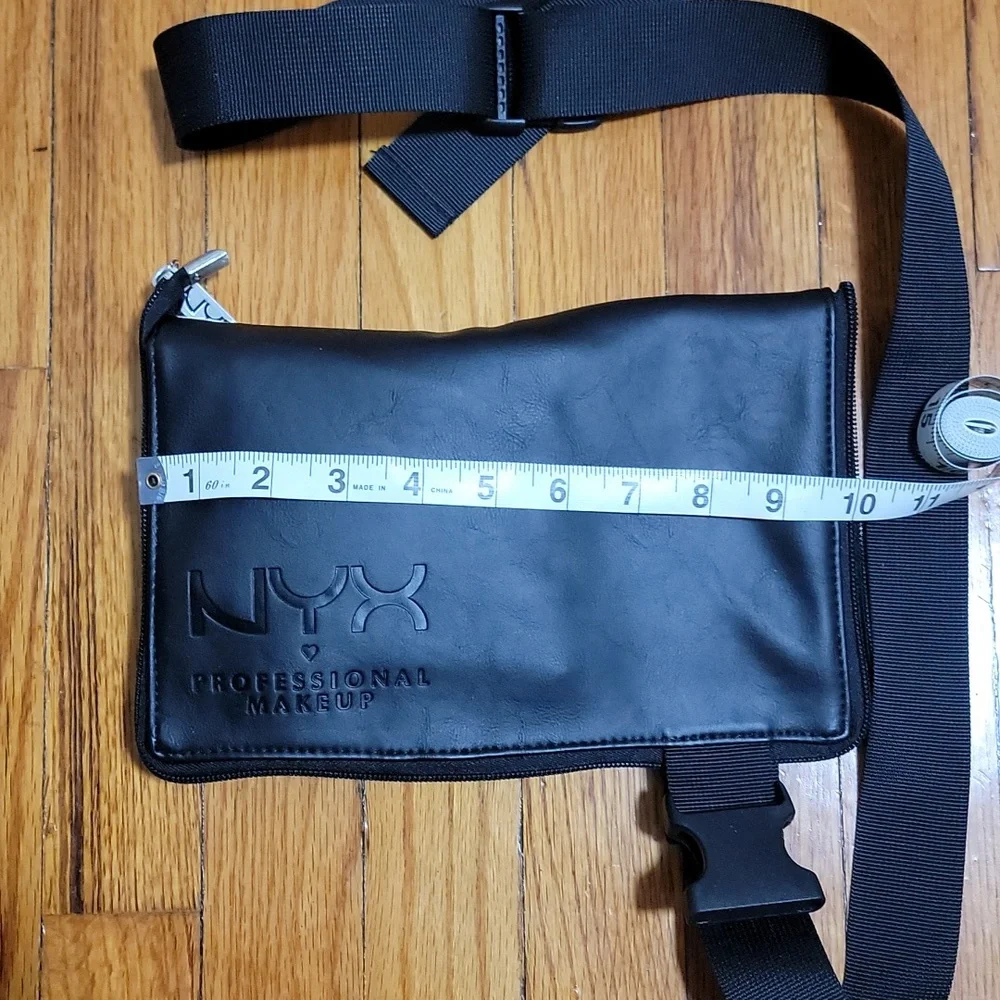 NYX Professional Black Makeup Brush Belt Pouch Zippped Case
